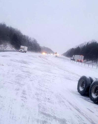 KENTUCKY NAITONAL GUARD - INTERSTATE RESCUES IN SNOW 12-23-2022 (2).jpg