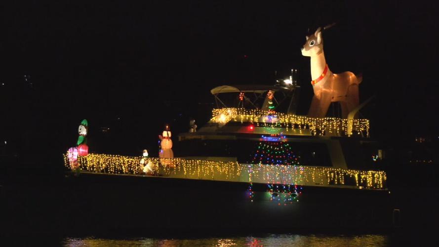 christmas boat parade (1).jpeg