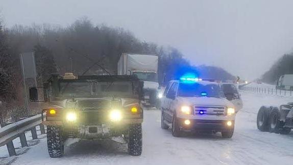 KENTUCKY NAITONAL GUARD - INTERSTATE RESCUES IN SNOW 12-23-2022 (3).jpg