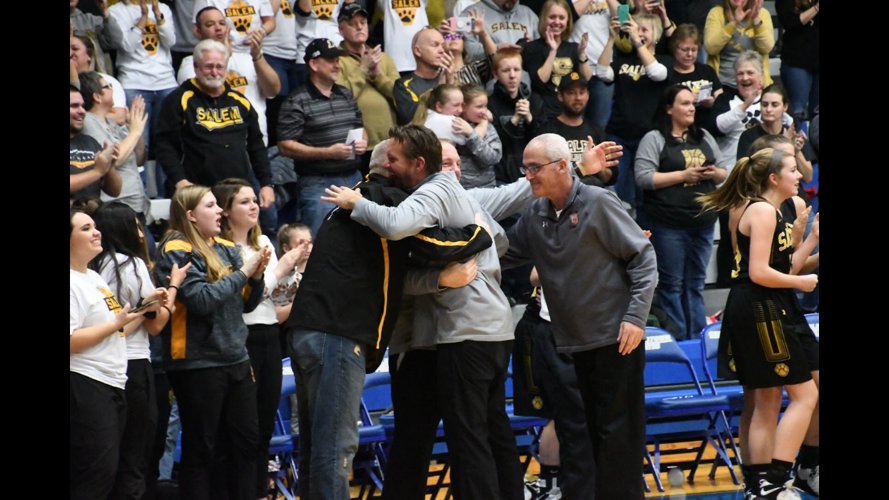Salem girls basketball feature