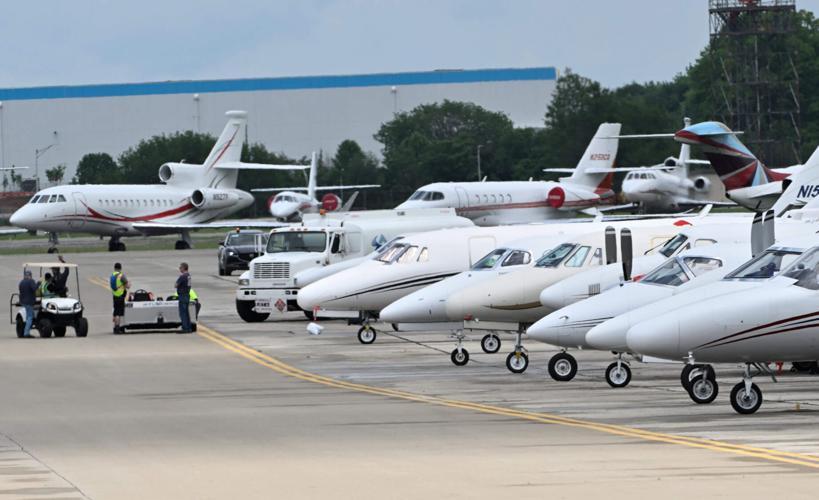Private and business jets at SDF.jpg