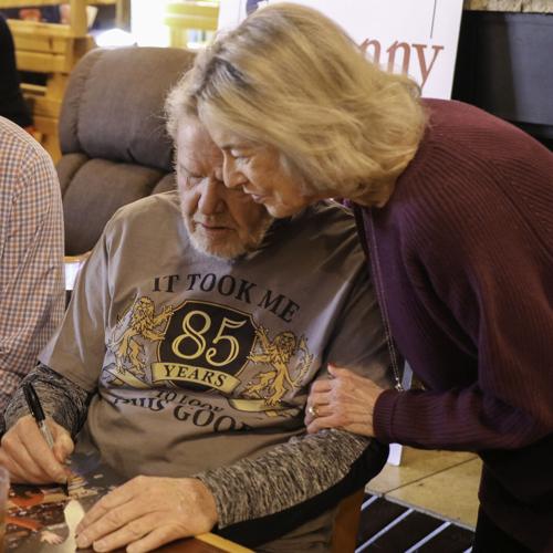 Denny Crum autograph