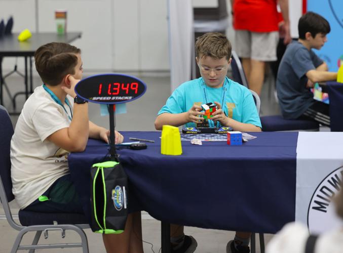 Andrew Park speed cubing