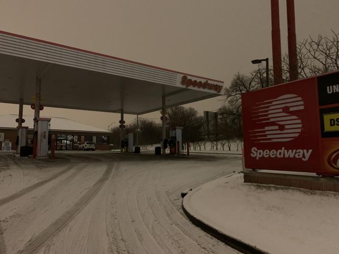 SNOW-SPEEDWAY NEAR UOFL-2-15-21.JPG