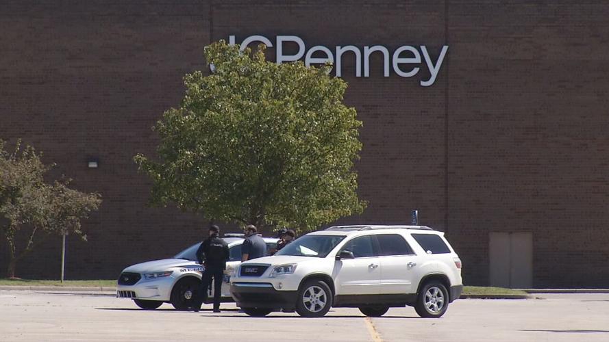 SHOOTING AT JEFFRSON MALL - 9-19-2020  (8).jpeg
