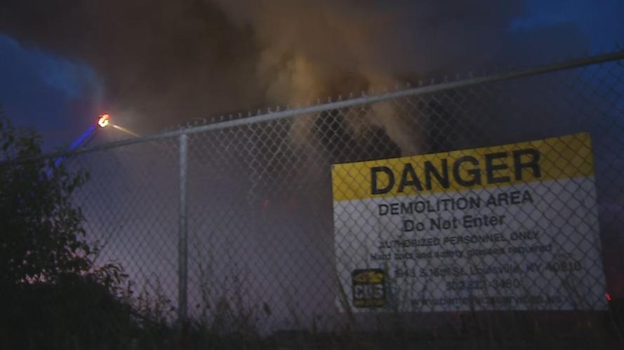 30TH AND ALI FIRE - Heavy smoke