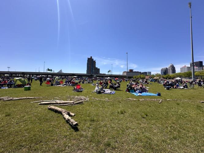 Thunder Over Louisville spectators at the waterfront