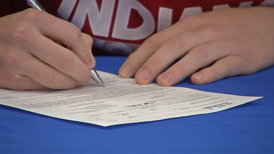 CALEB MURPHY IU LETTER OF INTENT 10PKG.transfer_frame_1300 signature.jpg