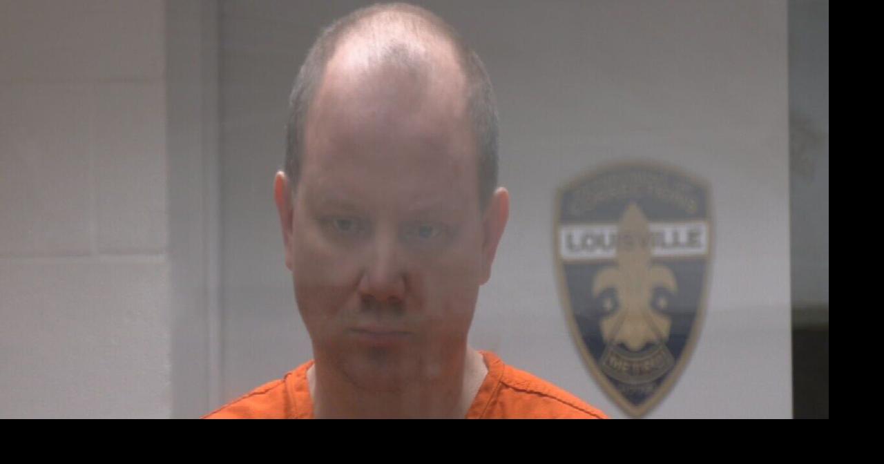 Man arrested on child porn charges given $100000 bond->すべての結果