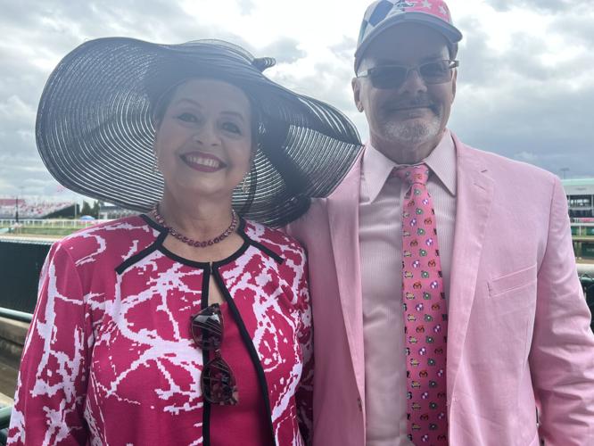 Kentucky Oaks Crowd