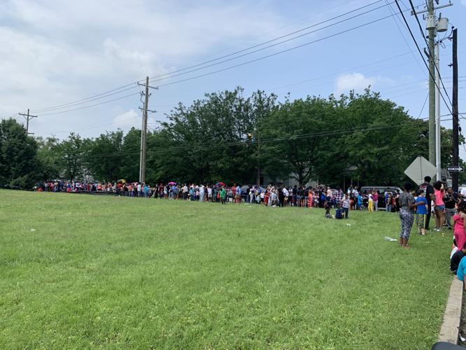 KENTUCKY KINGDOM GIVEAWAY LINE -6-10-19 7.jpg
