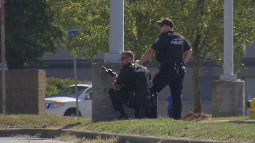 SHOOTING AT JEFFRSON MALL - 9-19-2020  (5).jpeg