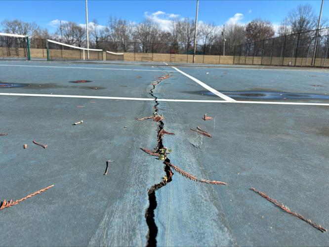 Cracks in Chickasaw courts