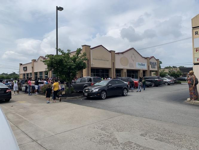 KENTUCKY KINGDOM GIVEAWAY LINE -6-10-19 8.jpg