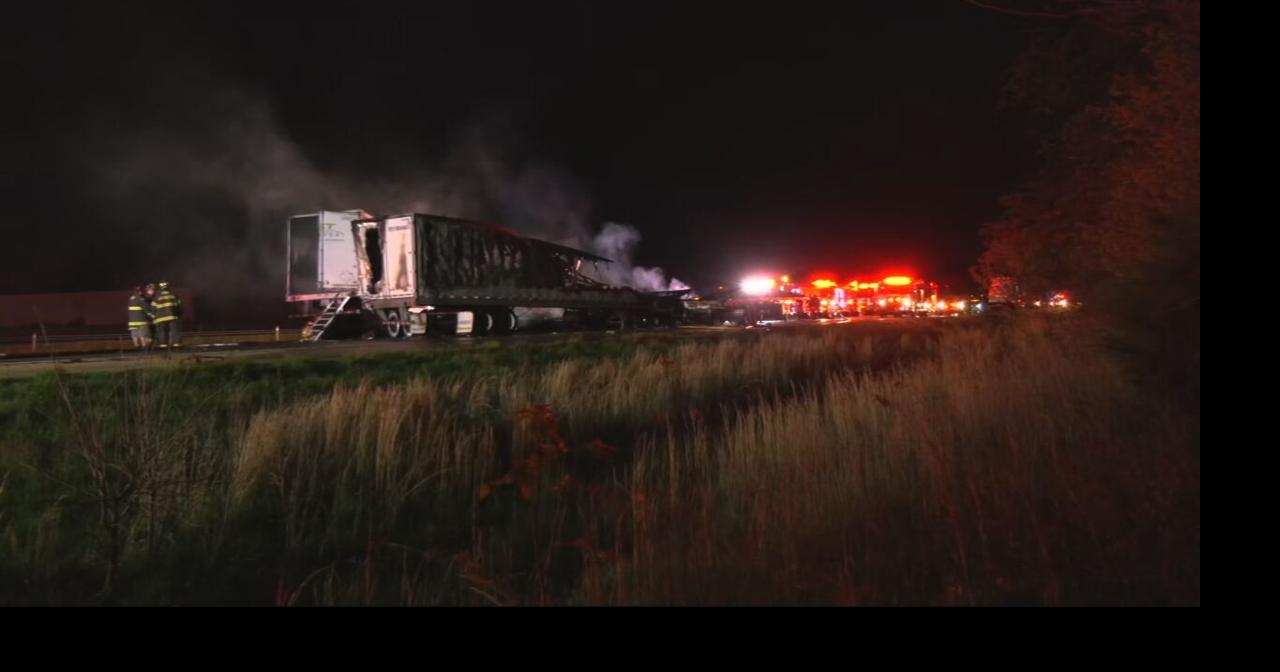 2 people dead after semi crash on Interstate 65 near Austin, Indiana early Tuesday morning, police say – WDRB