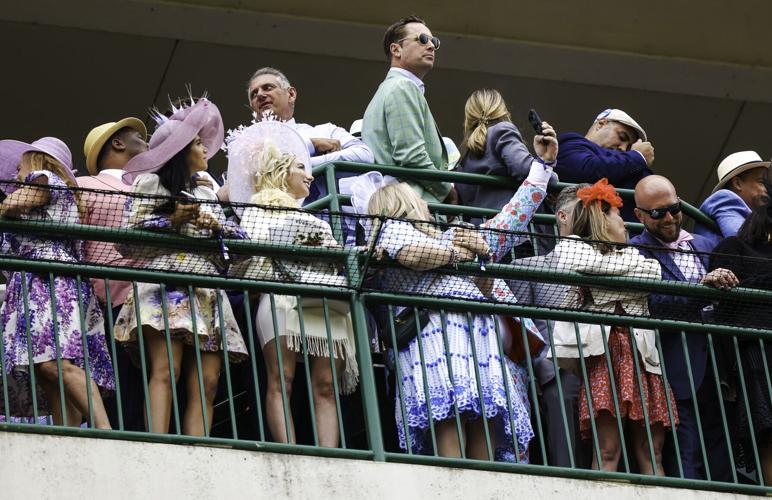 Kentucky Derby fans