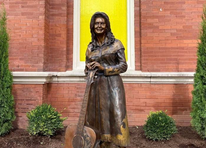 RYMAN AUDITORIUM - NASHVILLE  - LORETTA LYNN STATUE  - COURTESY 1.jpg