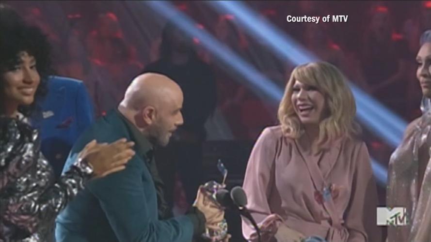 John Travolta Taylor Swift 2019 VMA mistake