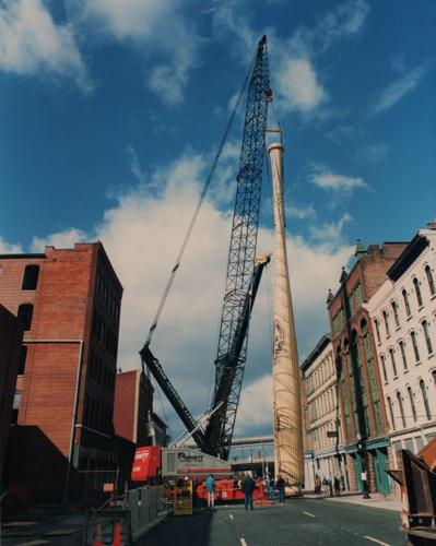 Big Bat installed at Slugger Museum on Main St. October 21, 1995