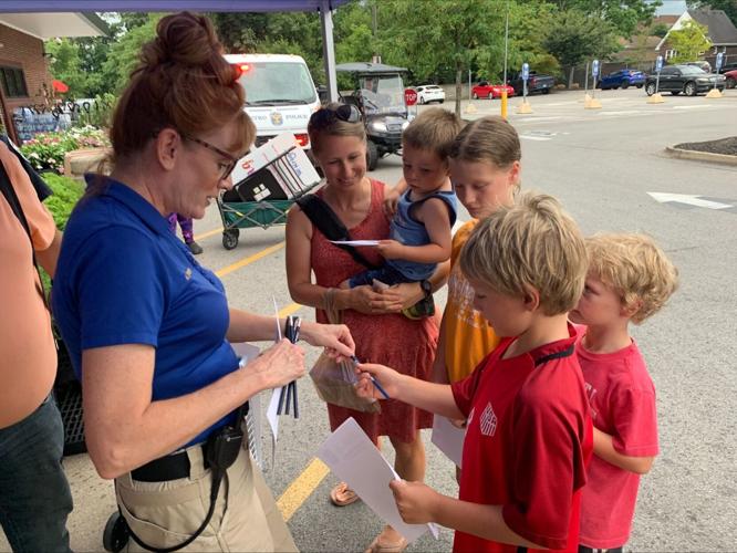 LMPD community engagement at Highlands Kroger 2 - 7.18.23