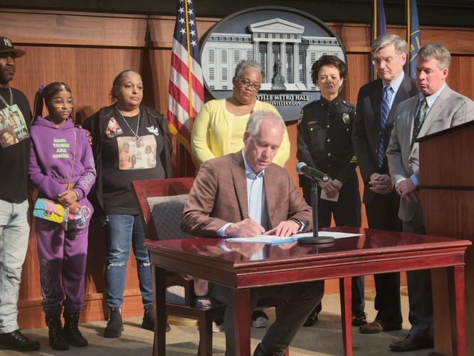 Fischer signing gunfire ordinance