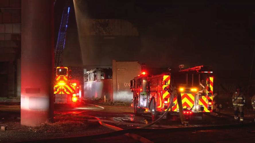 LFD at 16th and Northwestern Portland fire 12-27-23