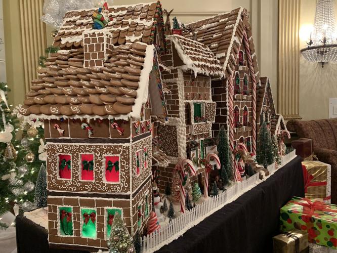 BROWN HOTEL - GINGERBREAD HOUSE - 11-27-19  (14).jpg