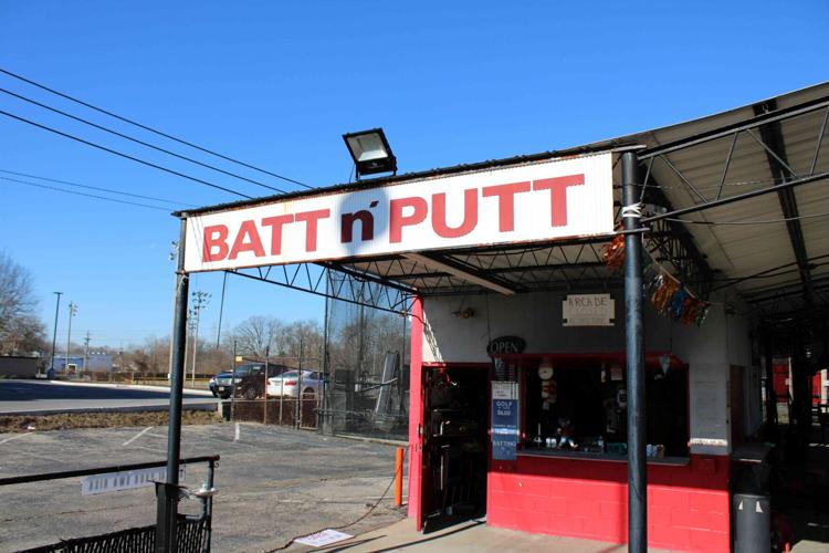 Batt-N-Putt sign