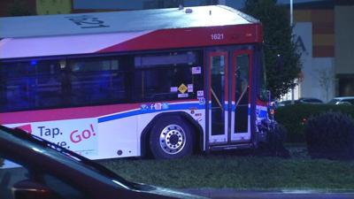At Least 3 Injured In Multi Vehicle Crash Including Tarc Bus In