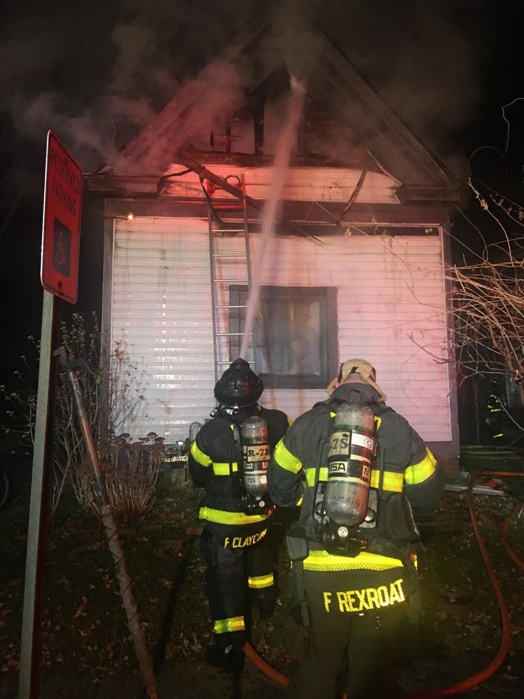 Firefighters brave cold to battle housefire in New Albany | News | wdrb.com