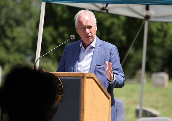 Mayor Greg Fischer speaks at ceremony honoring Felton Snow