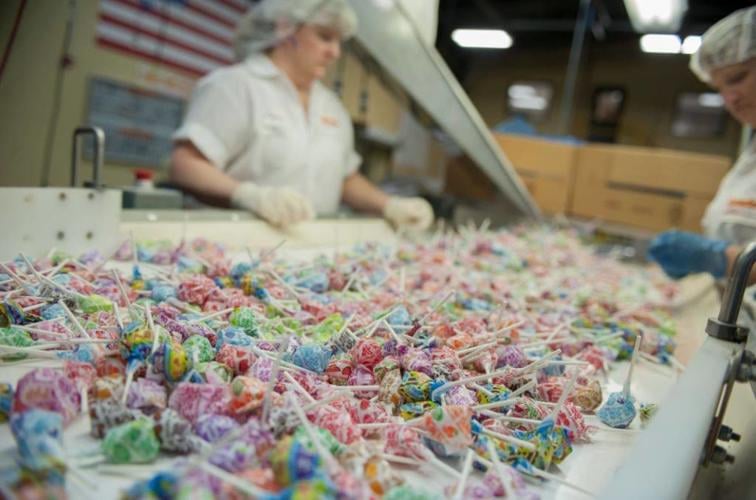 DUM DUM LOLLIPOPS - COURTESY SPANGLER CANDY CO ON FACEBOOK - 2.jpg