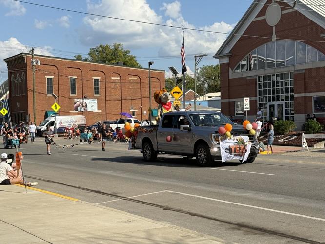 Harvest Homecoming parade - 10.4.25
