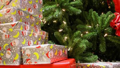 wide_christmas presents 3.jpg