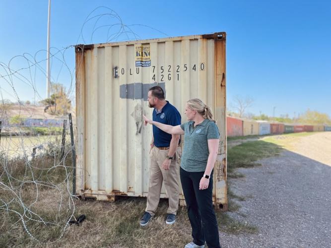 Erin Houchin visits southern border.jpg