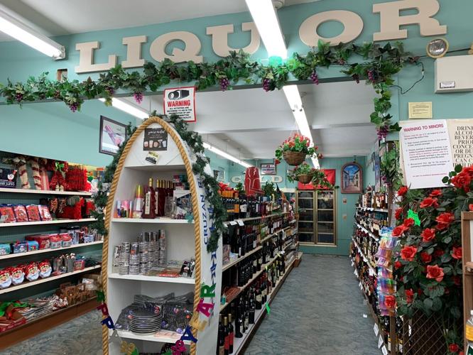 Wish's Drugs closing (8).jpg