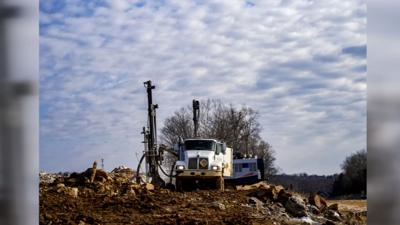 Construction crews on I 71