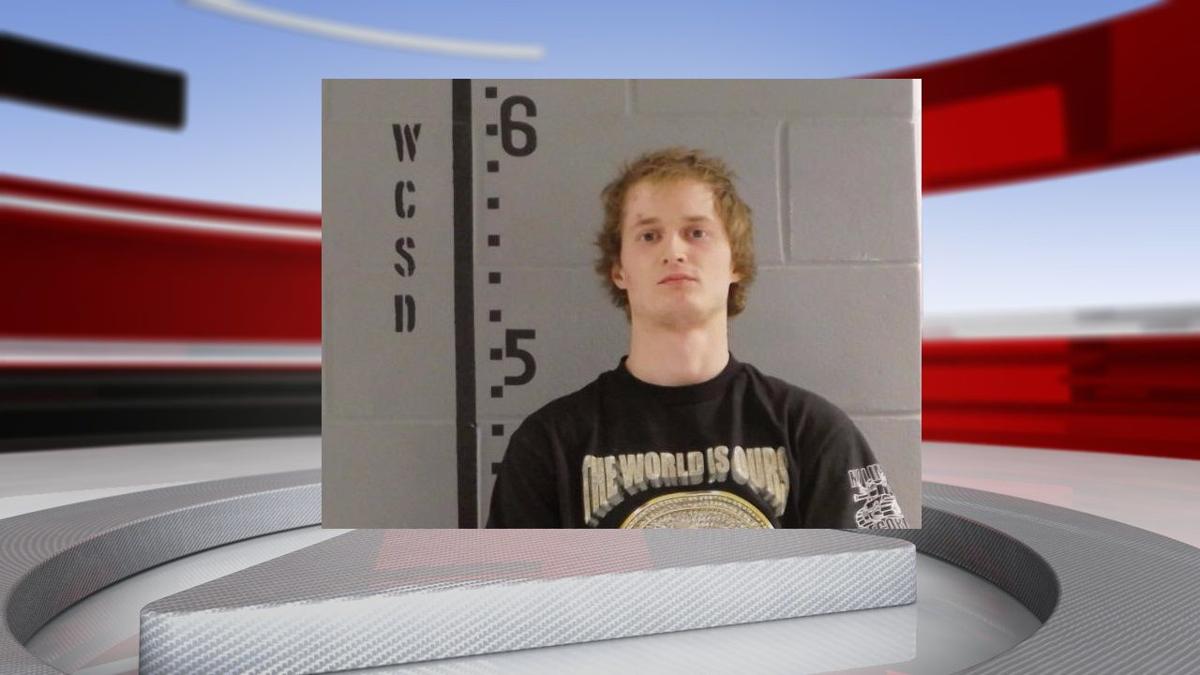 Indiana police Suspected drunk driver drives through Brookston liquor