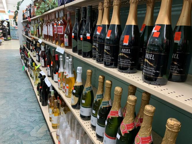 Wish's Drugs closing (7).jpg