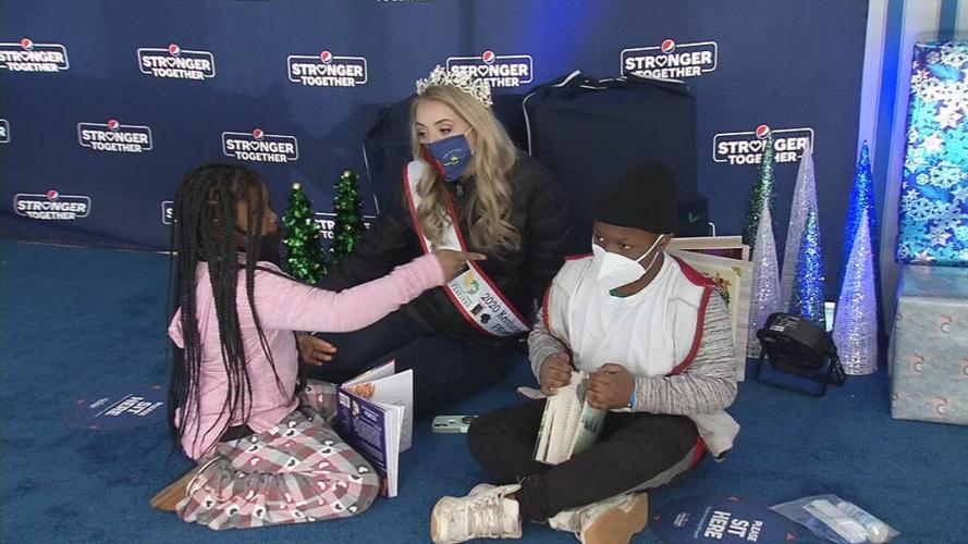 JCPS_U OF L HOLIDAY MARKET (3).jpeg