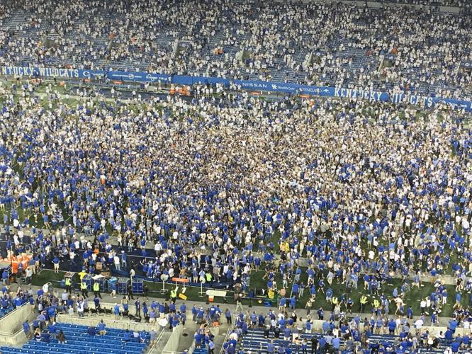 Kentucky fans strom field