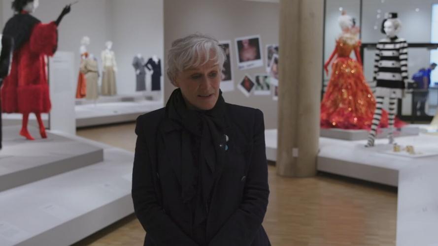 Glenn Close visits art exhibit at Indiana University