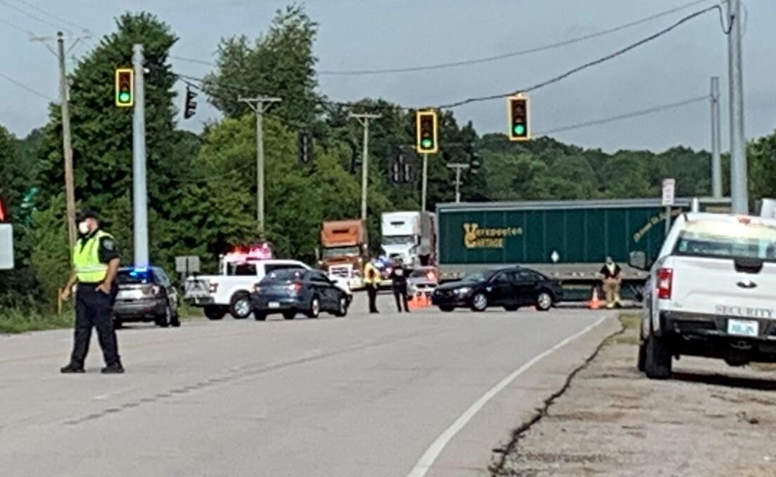 Lmpd Investigating Fatal Crash Involving A Semi Near Kentucky Truck Plant News Wdrb Com Semi Near Kentucky Truck Plant
