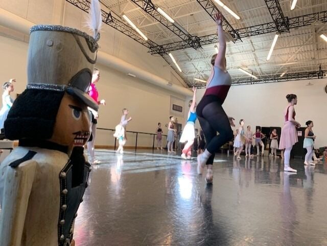 Louisville ballet preparing for nutcracker 3.jpg