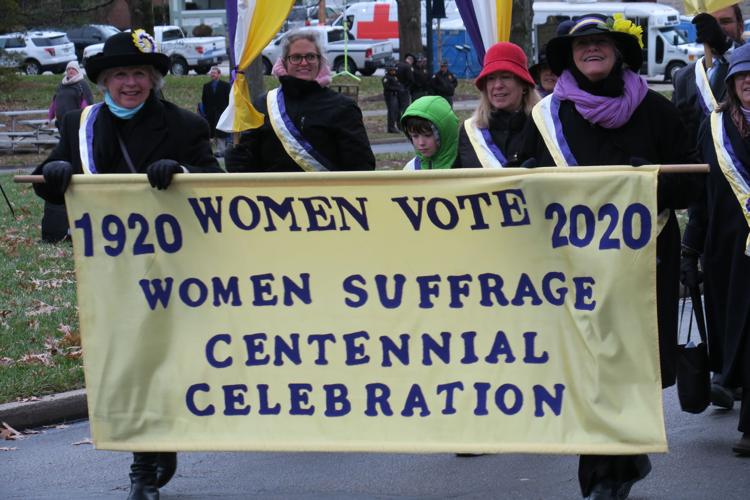 BESHEAR INAUGURATION DAY -PARADE 12-12-10-19  (27).JPG