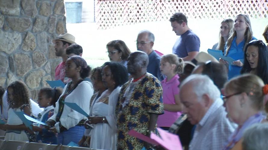 LOVE SINGS LOUDER 10VO.transfer_frame_693.jpg