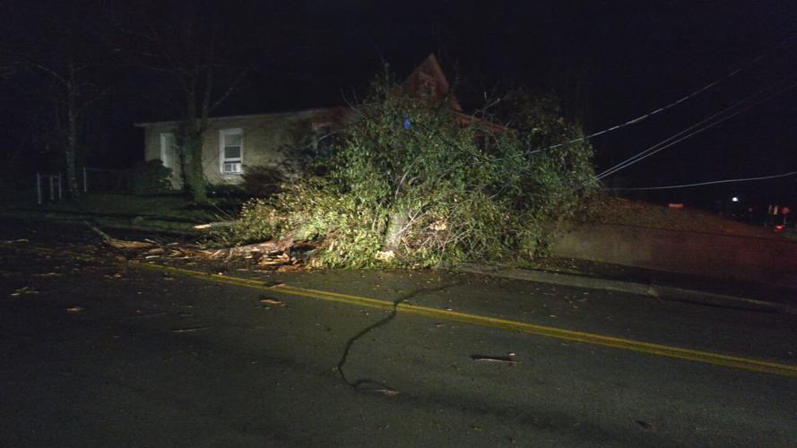 Tornado damage in Lebanon Junction