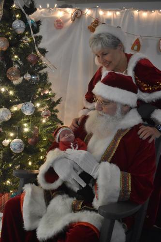 Santa visits NICU babies at UofL Health (59).JPG