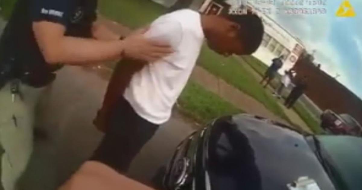 Update Lmpd Detective Said He Handcuffed Teen In Viral Traffic Stop To Calm Him Down In Depth Wdrb Com Update Lmpd Detective Said He Handcuffed Teen In Viral Traffic Stop To Calm Him Down In Depth Wdrb Com