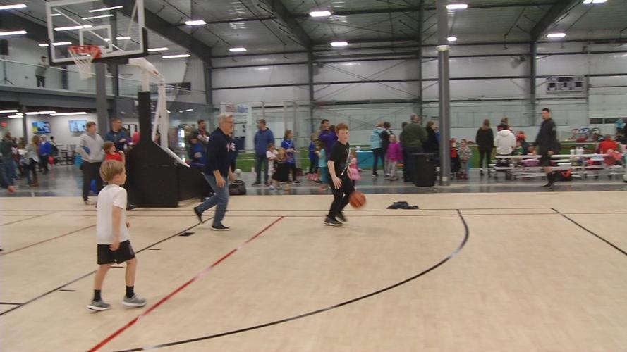 Hundreds show up for Elizabethtown's Bluegrass Sportsplex opening
